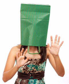 girl-with-bag-on-head-hiding_f1T2lrPu